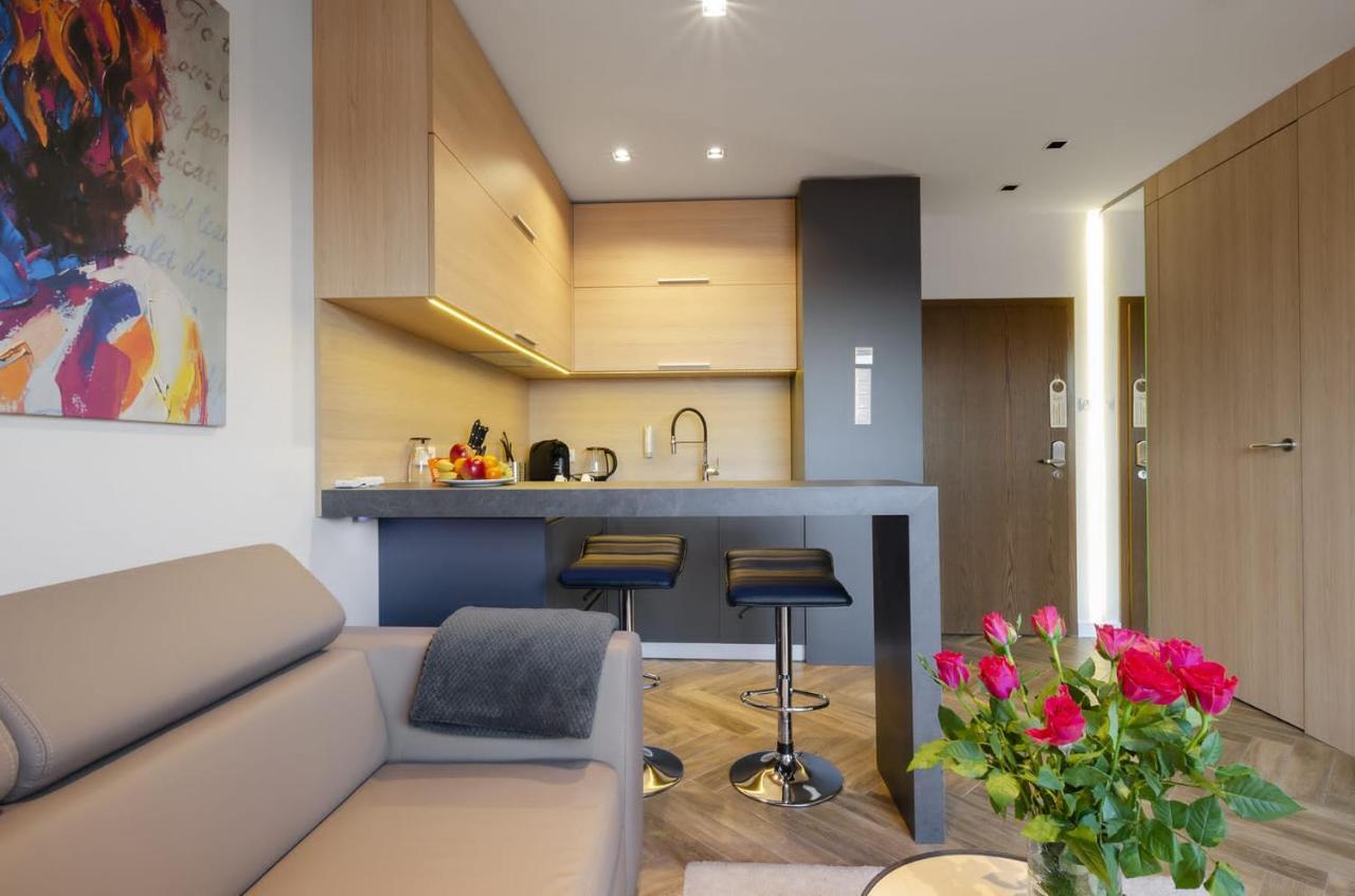 Lupoapartments Z Jacuzzi Pole Dance Leczycka 29 Klimatyzacja Parking Dostep Na Kod Lodž Exteriér fotografie