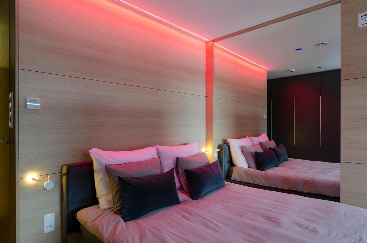 Lupoapartments Z Jacuzzi Pole Dance Leczycka 29 Klimatyzacja Parking Dostep Na Kod Lodž Pokoj fotografie