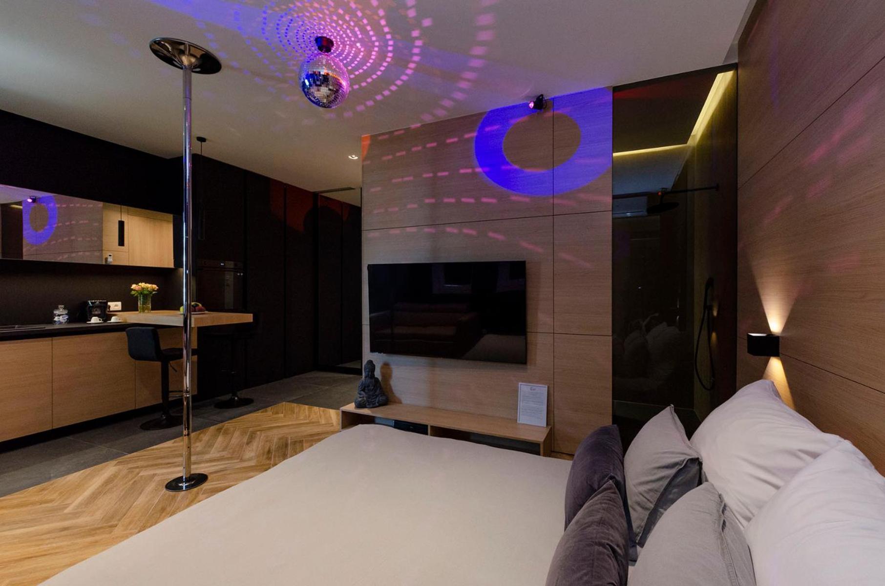 Lupoapartments Z Jacuzzi Pole Dance Leczycka 29 Klimatyzacja Parking Dostep Na Kod Lodž Pokoj fotografie